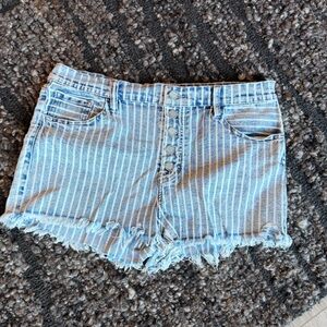 KanCan women’s striped highrise shorts size 30